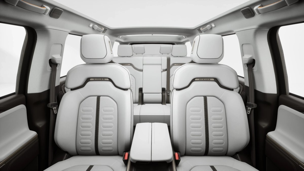 Compare the R1S with captain's chairs and without