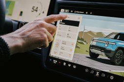 Rivian R1S/R1T to Receive RivianOS 2.0, Same Software as R2